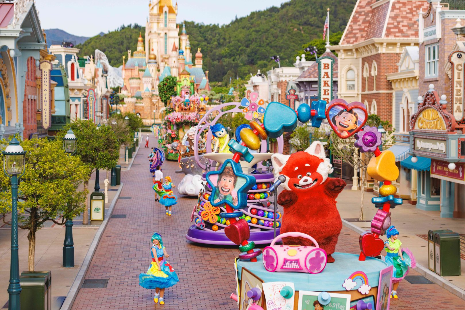HKDL_20A_Friendtastic-Parade_Overview-3-