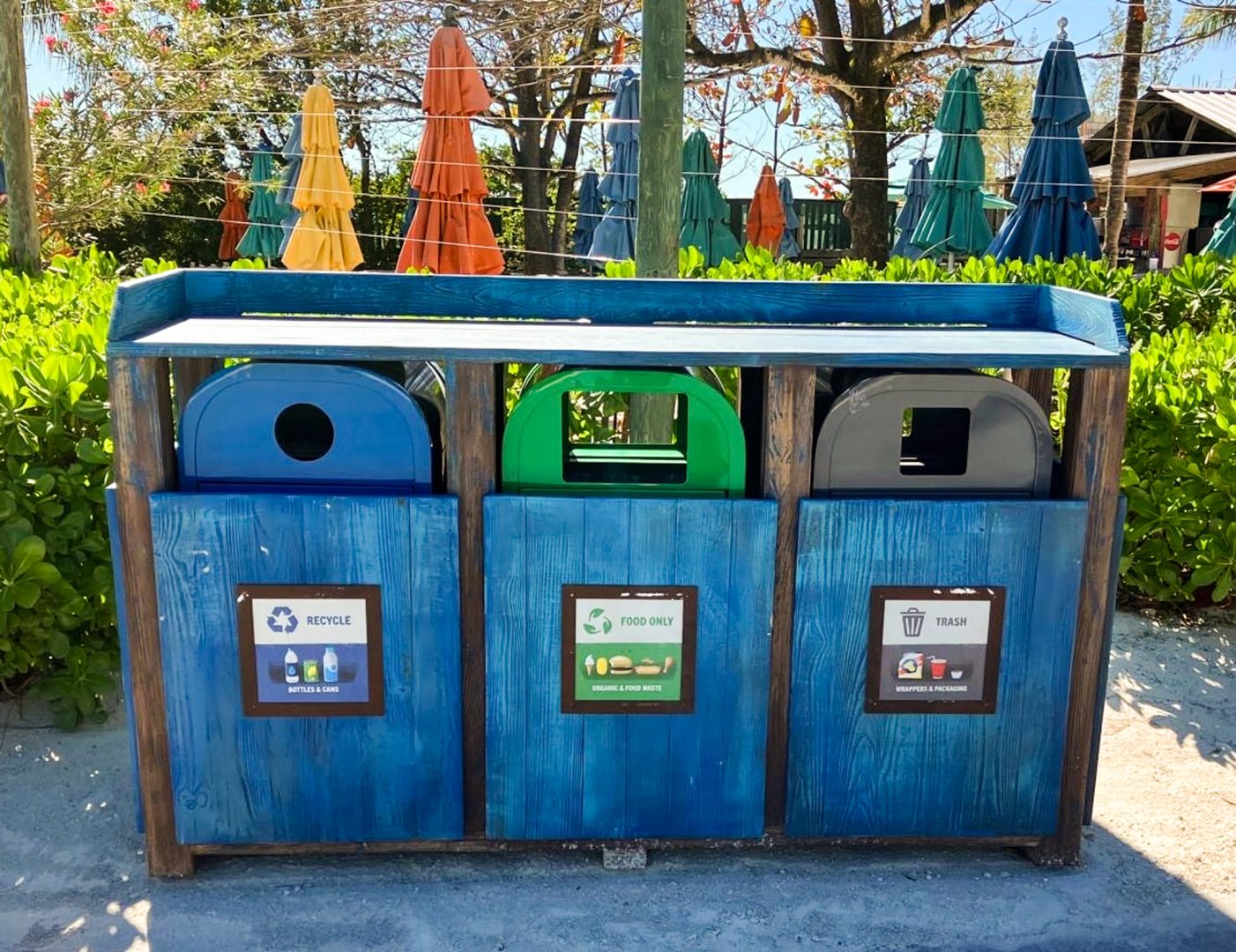 2-Trash-Cans-1402x1080.jpg