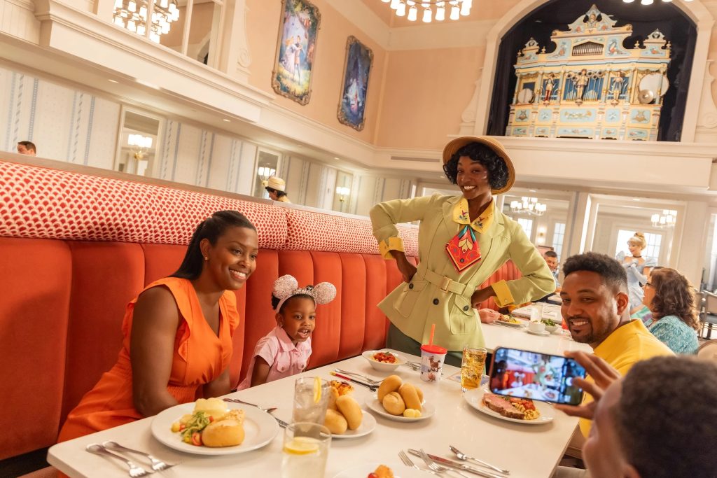 1900 Park Fare Restaurant Reopens